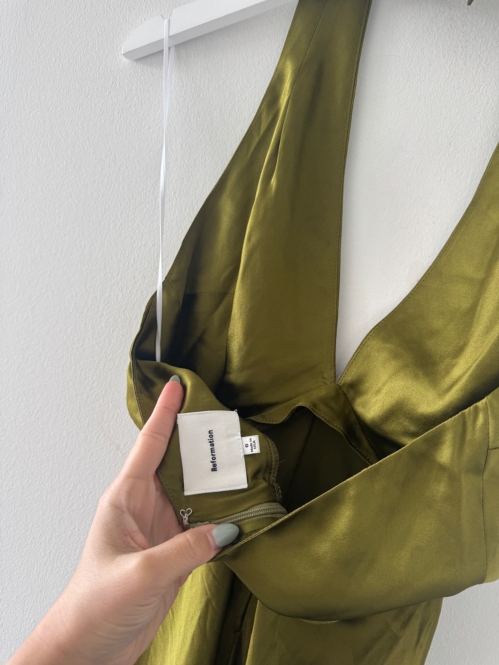 REFORMATION Daniela Silk Dress in Pear 0 - Picture 4 of 6